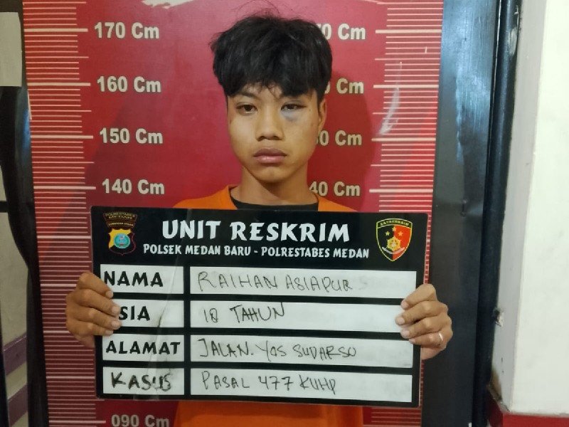 Empat kali melakukan pencurian sepeda motor (curanmor) di beberapa TKP, Rahian Asiapur (18) warga Jalan Yos Sudarso, Gang Mushola, Kelurahan Titi Papan, Kecamatan Medan Deli,