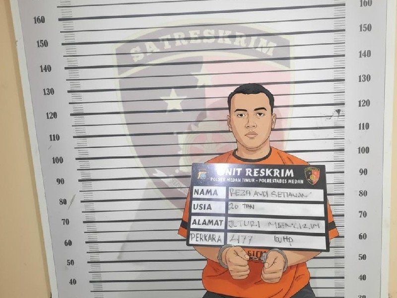 Pelaku Curanmor, Reza Andi Setiawan, saat sedang menjalani pemeriksaan di Mapolsek Medan Timur.
