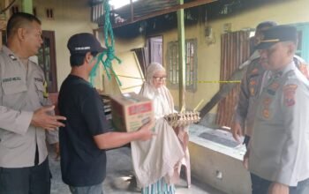 Atensi AKBP Jhon Sitepu, SIK, MH, Kapolsek Perbaungan Salurkan Bansos Ramadan untuk Korban Kebakaran di Sergai