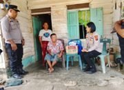 Sambut Peringatan Maulid Nabi Muhammad SAW, Polsek Kualu Hulu Bagikan Sembako Kepada Penderita Struk