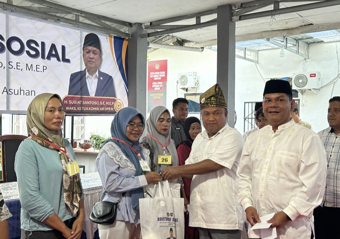 Wakil Ketua Komisi XIII DPR RI Sugiat Santoso Salurkan 50 Paket Sembako di Lapas Labuhan Ruku, Perkuat Kepedulian Ramadhan bagi Keluarga Warga Binaan