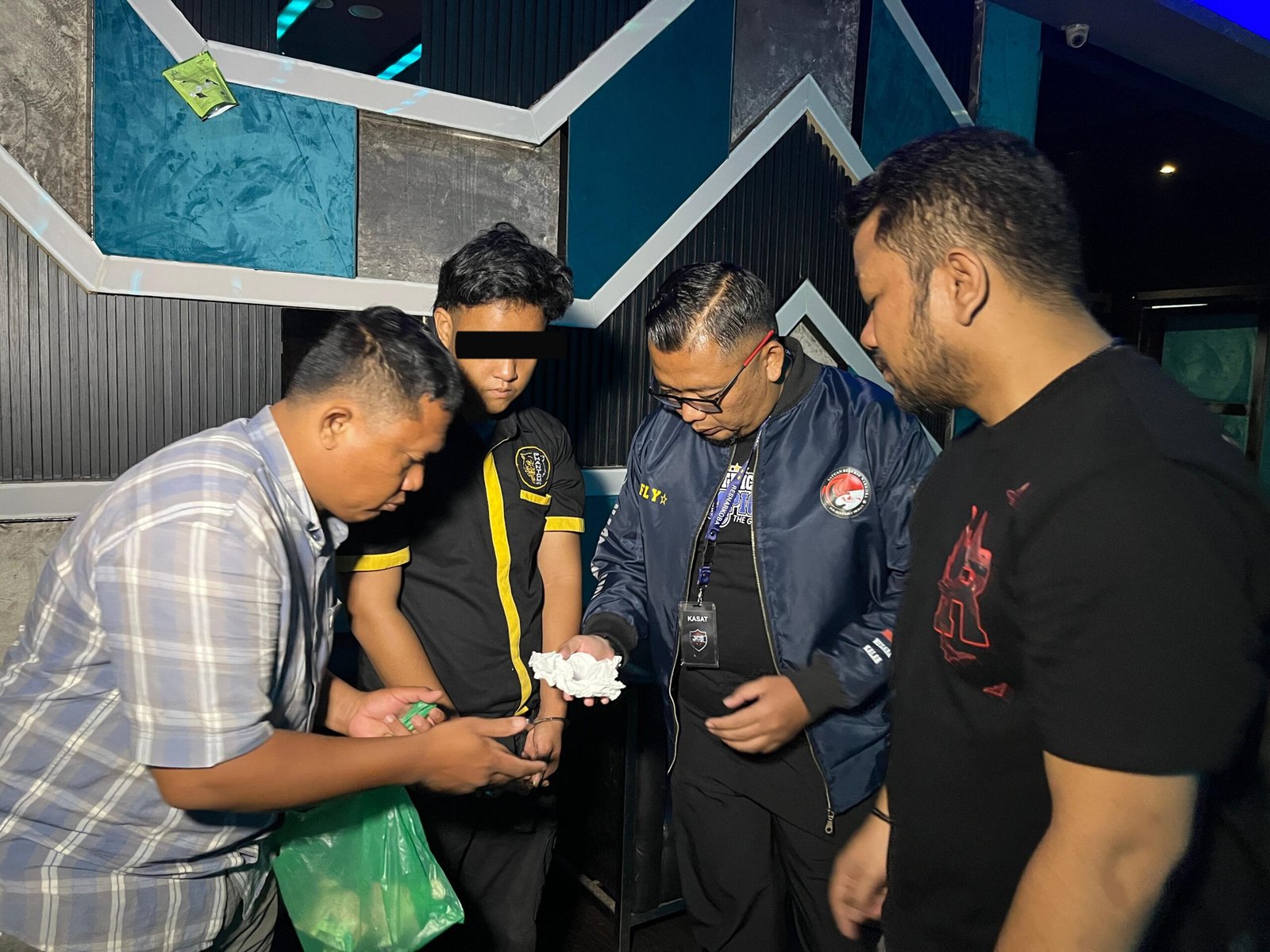 Gempar! THM Phantom Digerebek, Polisi Ciduk Orang Dalam  Edarkan Ekstasi