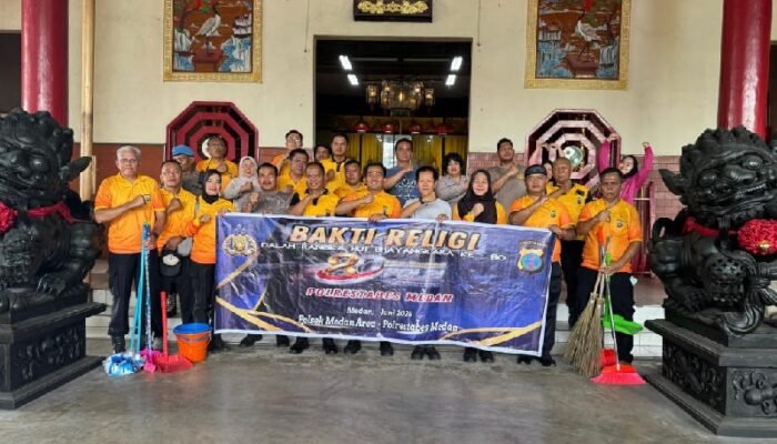 Bakti Religi, Polsek Medan Area Gotong Royong Bersihkan Rumah Ibadah