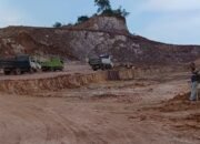 Cut and Fill Jalan Diponegoro Tanjung Riau Bikin Debu-Lumpur, Siapa Ucok Penanggung jawabnya?