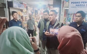 Sidak Pasar, Pimwil Bulog Sumut Budi Cahyanto Pastikan Minyakita dan Beras SPHP Aman, Harga Sesuai Ketentuan