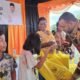 Rommy Van Boy, Anggota Fraksi Golkar DPRD Kota Medan saat menggelar kegiatan sosialisasi Pembinaan Ideologi dan Wawasan Kebangsaan (Wasbang) serta penyebarluasan nilai-nilai Pancasila di Lapangan Praga, Jalan Karya Sejati, Kelurahan Polonia, Kecamatan Medan Polonia.