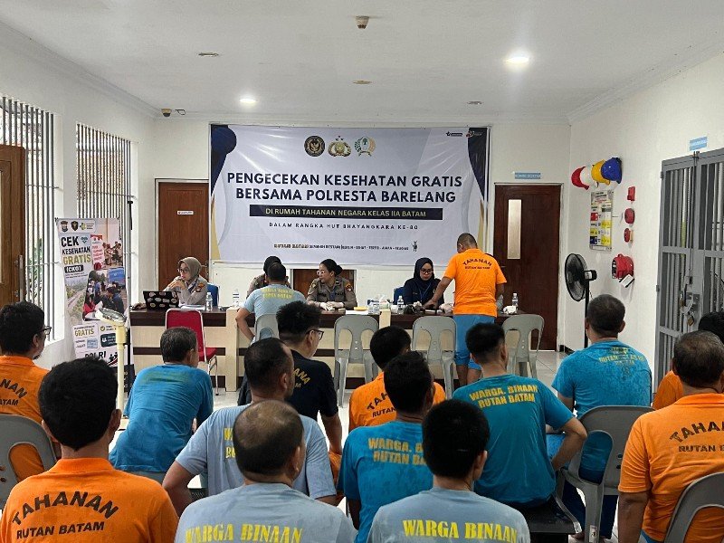 Dalam rangka memperingati Hari Ulang Tahun (HUT) Bhayangkara ke-80, Polresta Barelang bekerja sama dengan Rumah Tahanan Negara Kelas IIA Batam melaksanakan kegiatan pemeriksaan kesehatan gratis bagi warga binaan