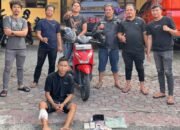 Pelaku, RS beserta barang bukti berupa 1 unit sepeda motor Honda Beat, 3 unit telepon seluler, 3 kartu ATM, 4 buku tabungan, perhiasan emas, STNK, KTP korban, dan uang tunai Rp2.286.000.