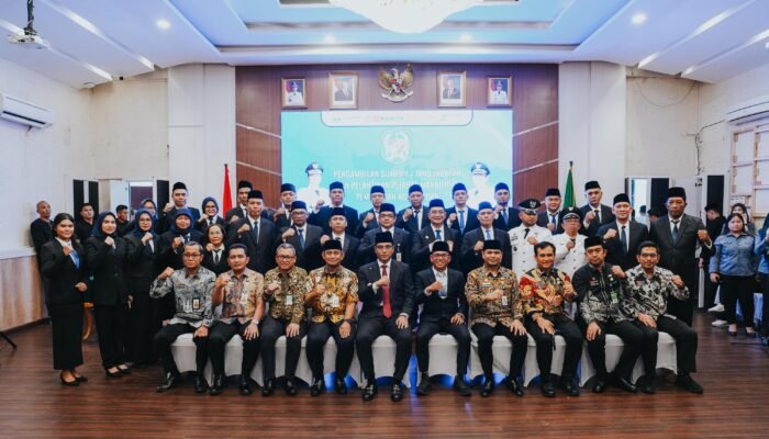 “Masyarakat Jabatan Tertinggi”, Tegas Wali Kota Medan Rico Waas Saat Lantik 69 Pejabat  