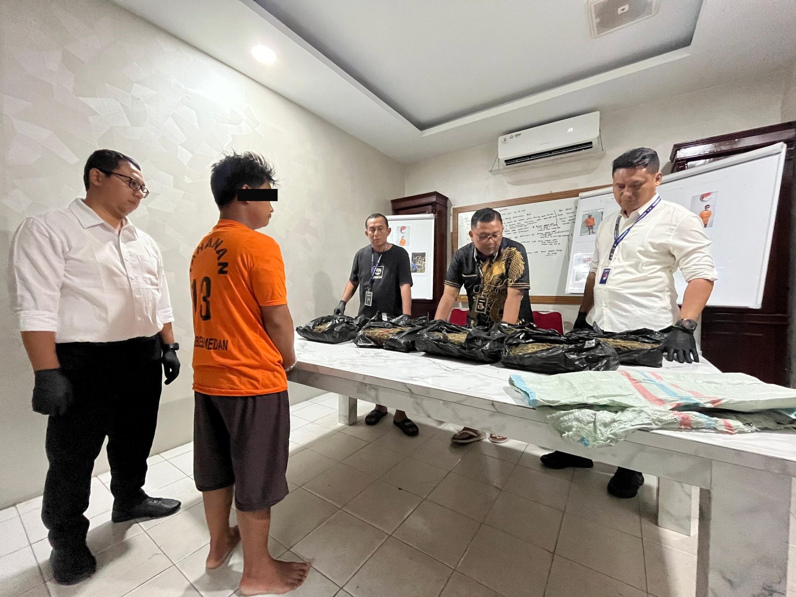 Polrestabes Medan Gulung Bandar Ganja di Percut Sei Tuan, 9,4 Kg Barang Bukti Disita