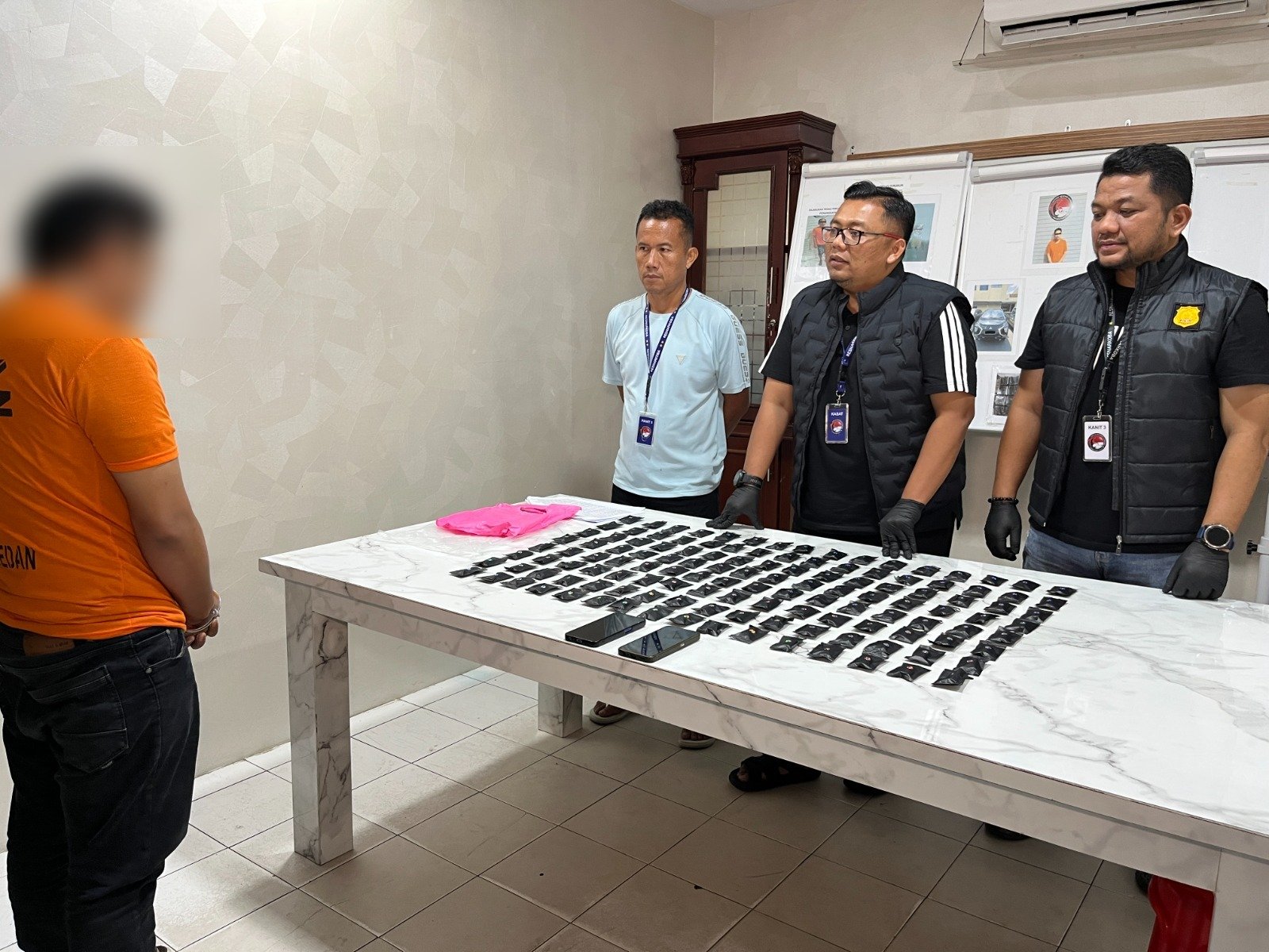 Bongkar Jaringan Vape Ilegal, Polisi Sergap Seorang Komplotan Narkotika Internasional Disalah Satu Hotel di Medan