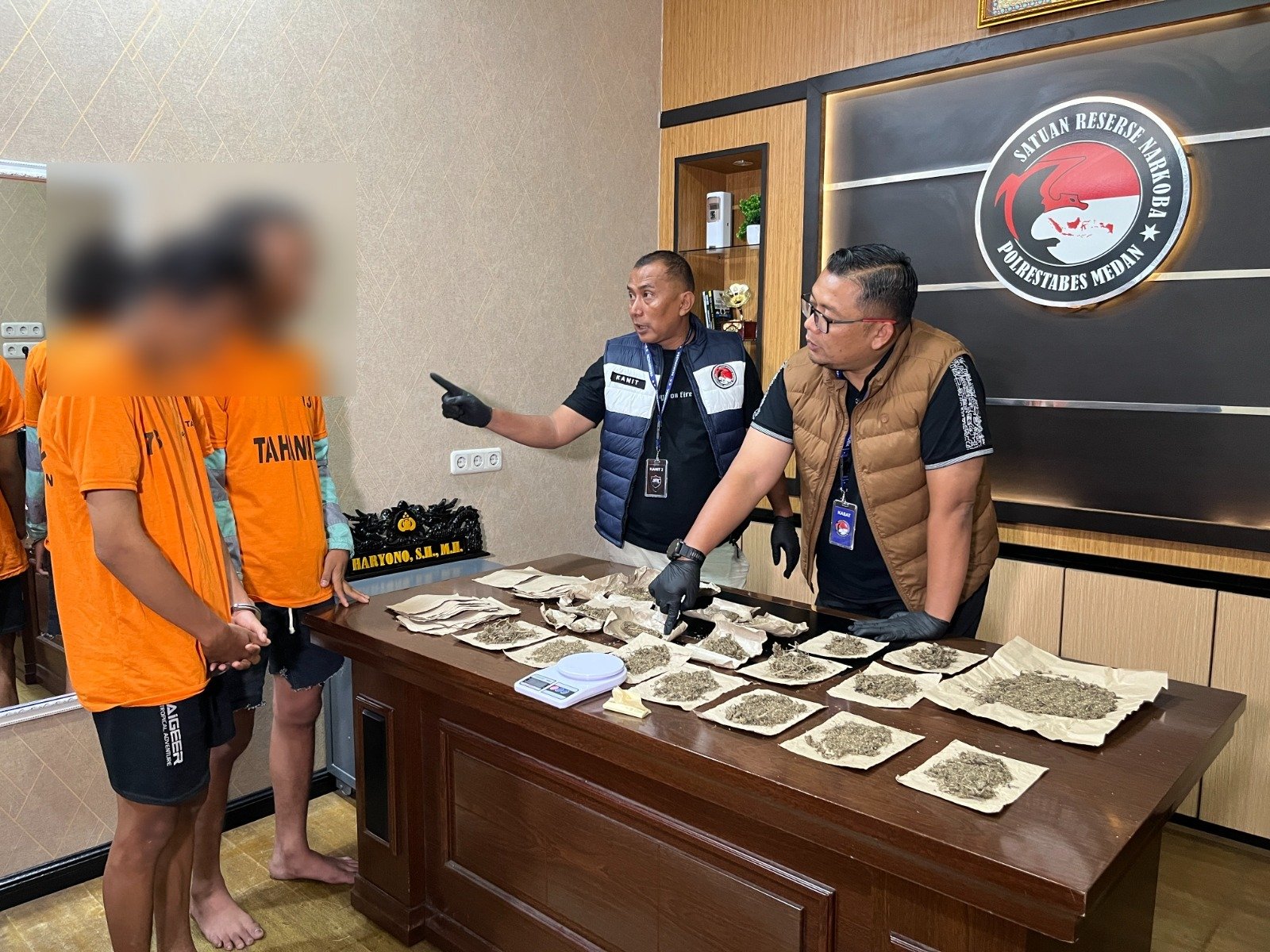 Edarkan Ganja, Dua Mahasiswa Disergap Polisi di Jalan Dr Mansyur, 260 Gram Ganja Disita