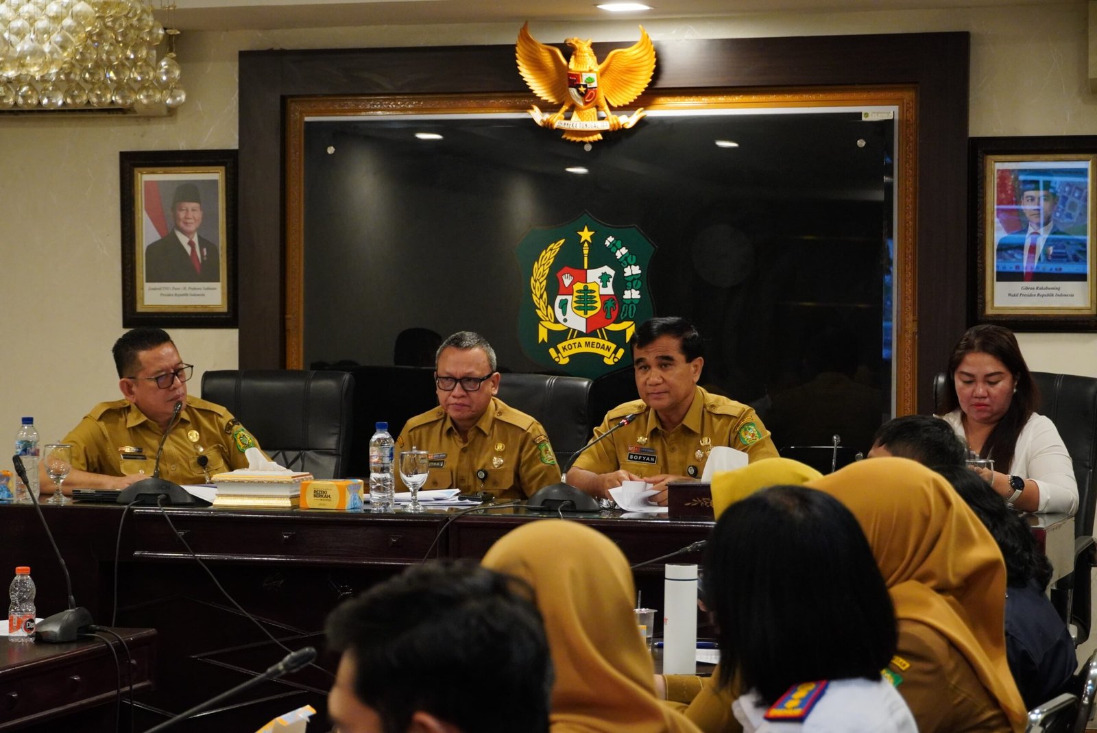 Rapat Tim Transisi Sekolah Rakyat Permanen Kota Medan dipimpin Asisten Pemerintahan M. Sofyan di Balai Kota Medan