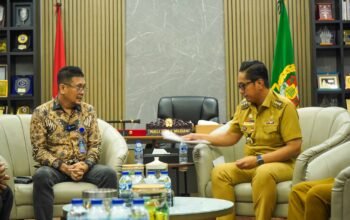 Wali Kota Medan Rico Waas menerima audiensi pengurus SAS Center di Rumah Dinas Wali Kota Medan 13 Juli 2026