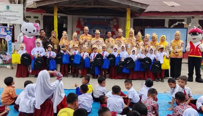Penutupan MPLS SD Negeri 112288 Sukarame, Siswa Kelas 1 Disambut Meriah Guru dan Kakak Kelas