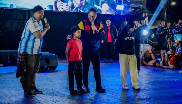 Rico Waas Bagi Hadiah Nobar Final Piala Dunia