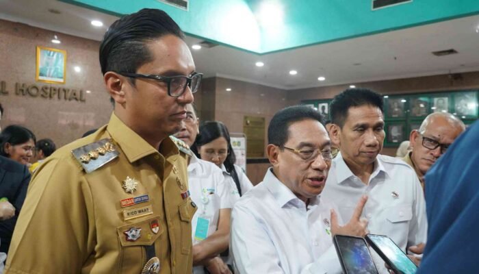Wamenkes dan Wamendagri Tinjau Skrining TB, Rico Waas Komitmen Percepat Penanggulangan