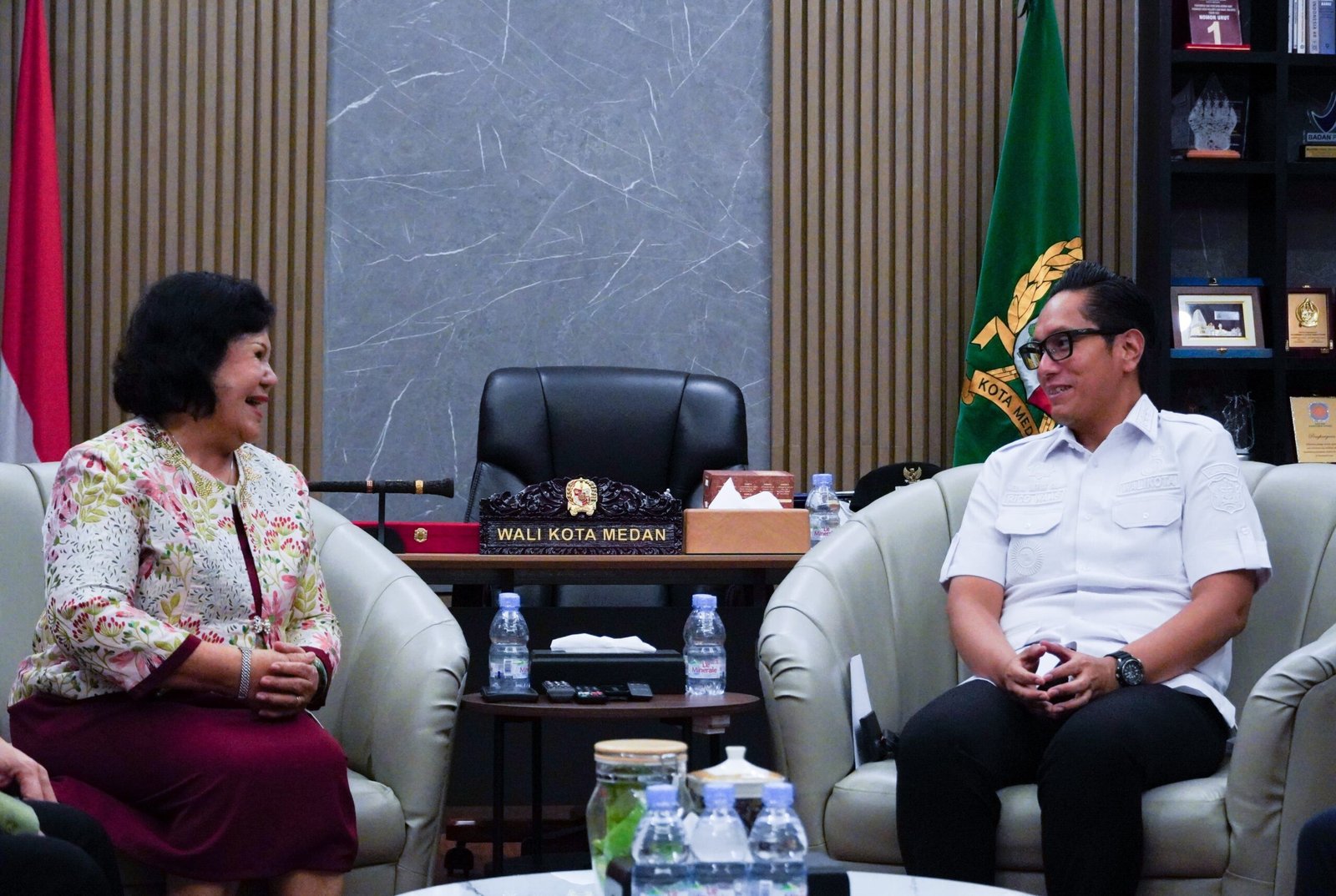 Wali Kota Medan Rico Waas menerima audiensi manajemen RS Vina Estetika di Rumah Dinas Wali Kota Medan