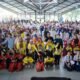 Wali Kota Medan Rico Waas dan Ketua TP PKK Airin Rico Waas berinteraksi dengan anak-anak dalam peringatan Hari Anak Nasional 2026 Festika di Gedung Pancasila USU