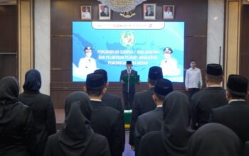 Sekda Kota Medan Wiriya Alrahman melantik 22 pejabat manajerial Pemko Medan di Balai Kota Medan pada Rabu 29 Juli 2026