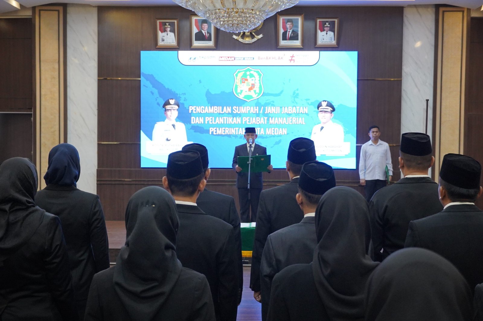 Sekda Kota Medan Wiriya Alrahman melantik 22 pejabat manajerial Pemko Medan di Balai Kota Medan pada Rabu 29 Juli 2026