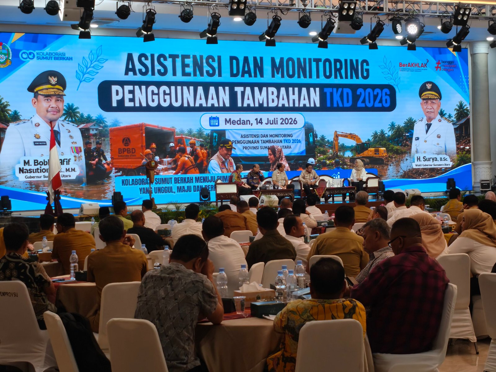 Gubernur Bobby Nasution saat membuka Rakor Monitoring dan Asistensi Penggunaan Dana TKD Tambahan 2026 di Aula Raja Inal Siregar Kantor Gubernur Sumut