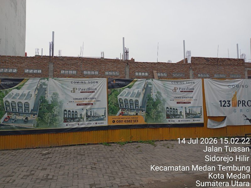 Papan informasi PBG pembangunan perumahan di Jalan Tuasan Medan Tembung yang diduga tidak sesuai jumlah unit di lapangan