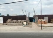 Aktivitas pembangunan Wins Square di Sei Kera Hilir I terus berjalan tanpa plang izin PBG