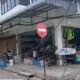 Kabel Telkom dan WiFi Berserakan di Dian Center Batam, Hampir Cekik Pengendara