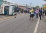 Jalur Medan Berastagi macet total akibat kecelakaan beruntun di Sibolangit
