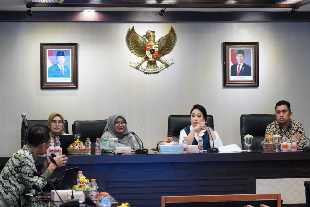 Airin Rico Waas menerima kunjungan kerja tim Kemendikdasmen di Balai Kota Medan terkait program Wajib Belajar PAUD
