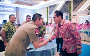 Wali Kota Medan Rico Waas bersama Kapolda Sumut dan pejabat baru Wakapolda Sumut saat acara Kenal Pamit di Aula Tribrata Mapolda Sumut