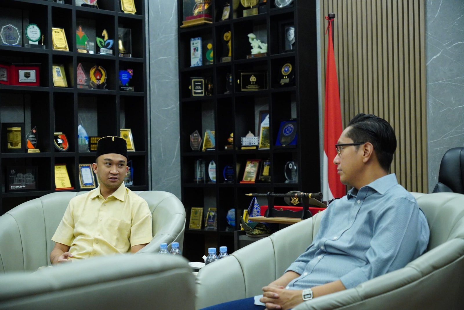 Rico Waas nyatakan dukungan penuh terhadap Kenduri Diraja Negeri Deli yang digelar 27 Agustus 2026. Pemko Medan juga komitmen jaga nilai sejarah Taman Sri Deli dan dorong penguatan Istana Maimun.