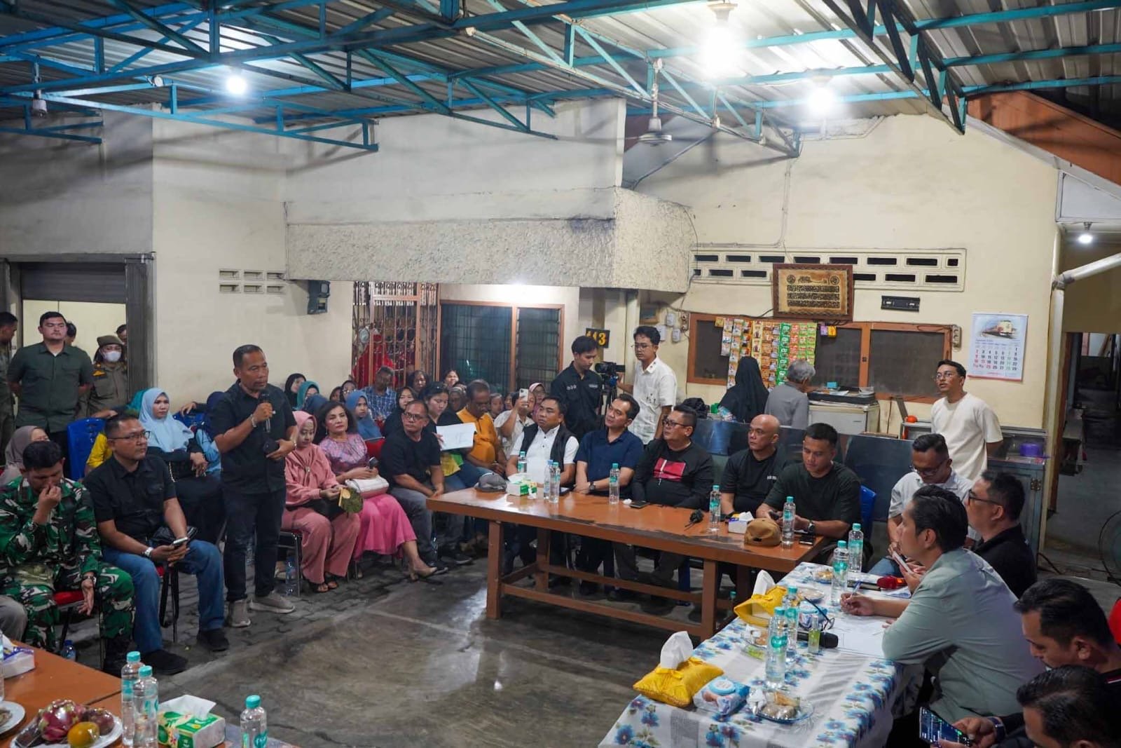 Wali Kota Medan Rico Waas serap aspirasi warga Medan Tembung di Jalan Durung, Kelurahan Sidorejo, Sabtu (8/8/2026).