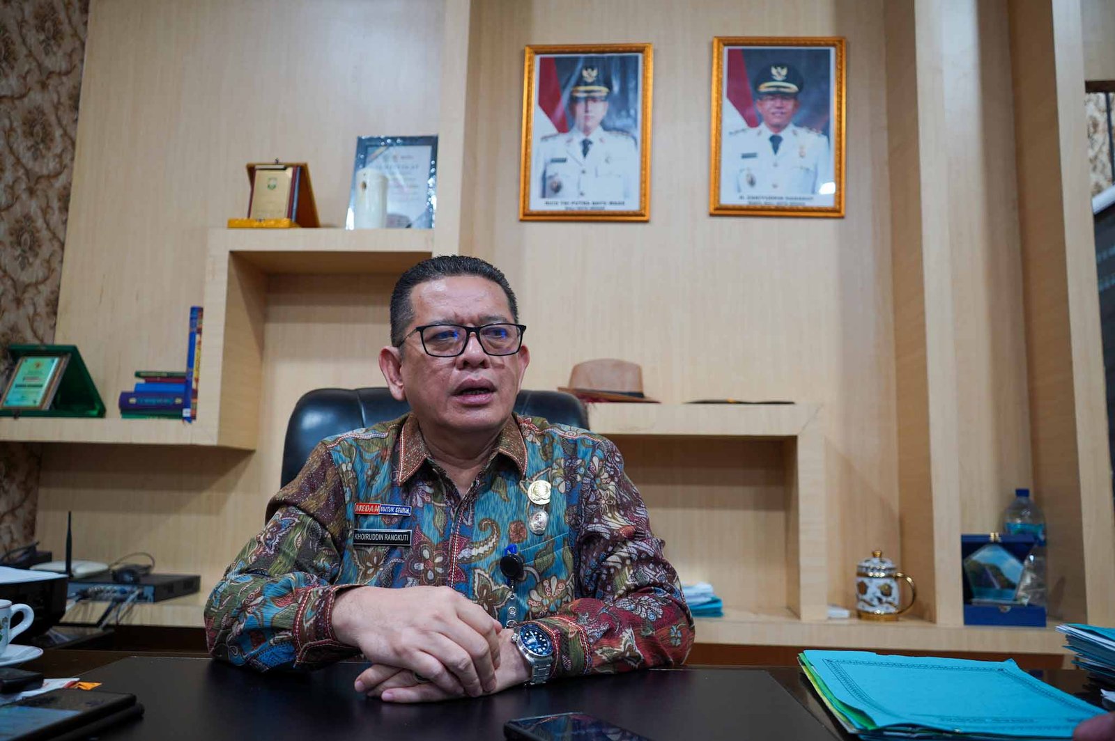 Baru 35% warga Medan terdaftar di Perlinsos. Dinsos Medan buka jalur lewat agen kelurahan/kecamatan dan mandiri lewat aplikasi. Segera daftar sebelum 31 Agustus agar masuk basis data bansos 2027.