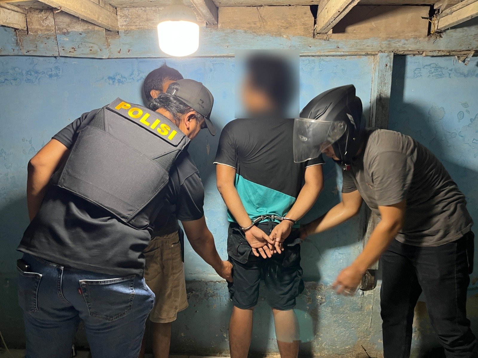 Penggerebekan sarang narkoba di bantaran Sungai Deli, Medan Maimun, 12 Agustus 2026.