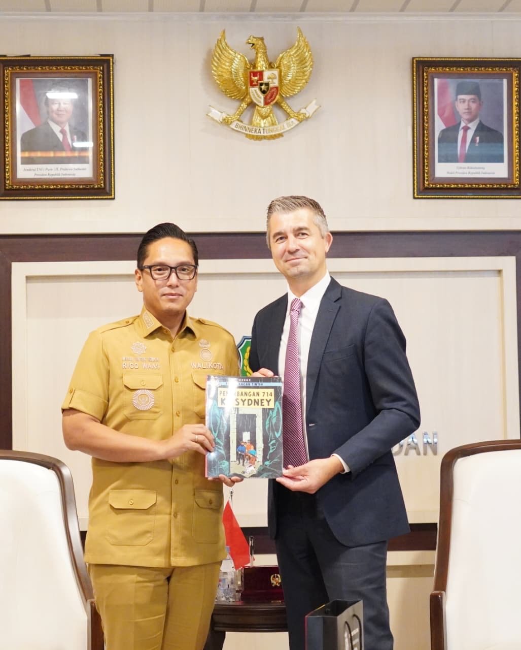 Wali Kota Medan Rico Tri Putra Bayu Waas menerima kunjungan kehormatan Duta Besar Belgia untuk Indonesia David Jordens di Balai Kota Medan, Senin (24/8/2026).