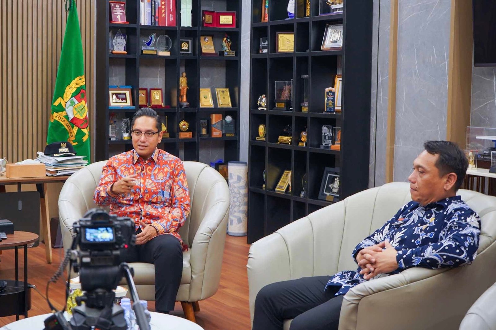 Wali Kota Medan Rico Waas saat wawancara menjelaskan manfaat Car Free Night Kesawan bagi ekonomi dan wisata Kota Medan