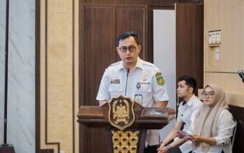 Pemko Medan gelar FGD Penerapan ASB. Wali Kota Rico Waas tekankan ASB bukan sekadar dokumen, melainkan instrumen strategis agar anggaran rasional, terukur, dan berorientasi hasil. Seluruh OPD diminta terapkan secara konsisten.