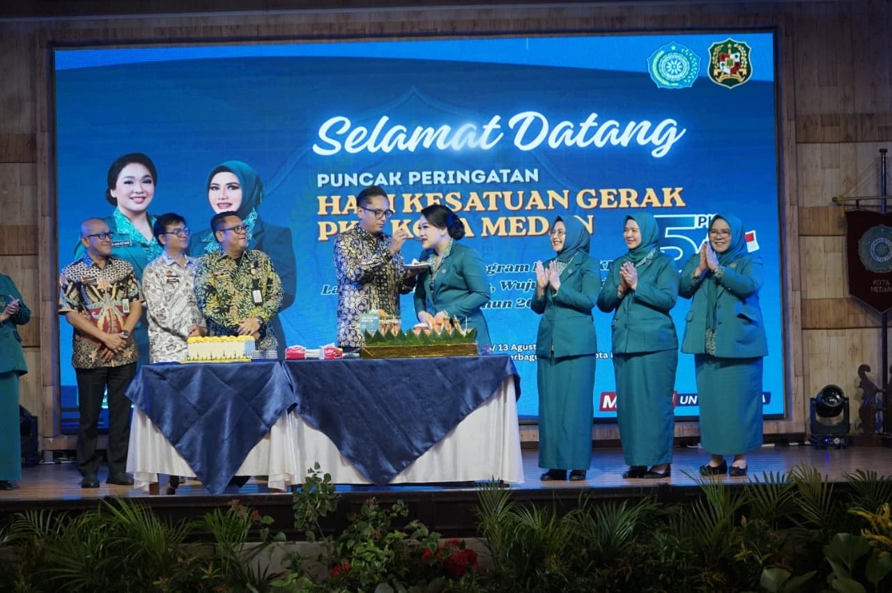 Peringatan HKG PKK ke-54 berlangsung meriah. Rico Waas tegas: dukungan penuh untuk program PKK yang terarah dan terukur. Airin ajak kader bersinergi wujudkan Indonesia Emas. Lomba administrasi hingga UP2K pun dimenangkan kelurahan se-Kota Medan.