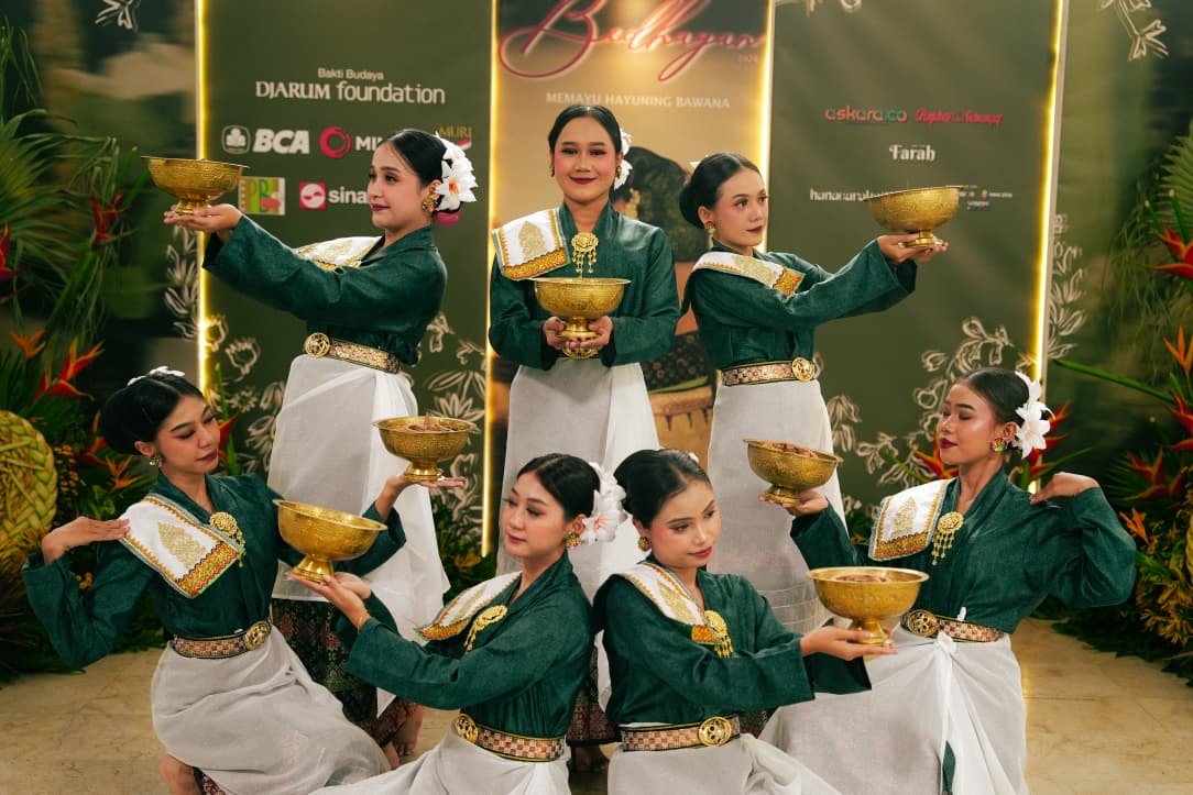 Penampilan "Dayang Nan Tujuh" dari Kota Medan di Festival Bedhayan VI, Gedung Kesenian Jakarta, 8 Agustus 2026.