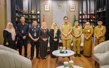 Wali Kota Medan Rico Tri Putra Bayu Waas saat menerima audiensi Ketua Pengadilan Agama Medan, Dian Ingrasanti Lubis, di Rumah Dinas Wali Kota.