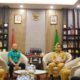 Wali Kota Medan Rico Waas saat menerima audiensi pengurus FORKI Kota Medan di Rumah Dinas Wali Kota.