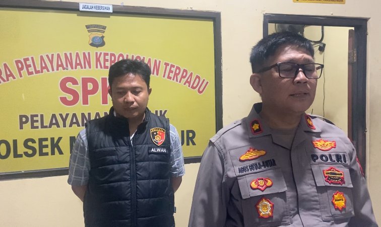 Kapolsek Medan Timur Kompol Agus Manimbul Butar-Butar didampingi Kanit Reskrim Iptu Alwan memberikan keterangan dalam konferensi pers usai giat GSN.