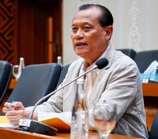 Anggota Komisi III DPR RI Adang Daradjatun saat menyampaikan pandangan dalam RDPU RUU Perampasan Aset.