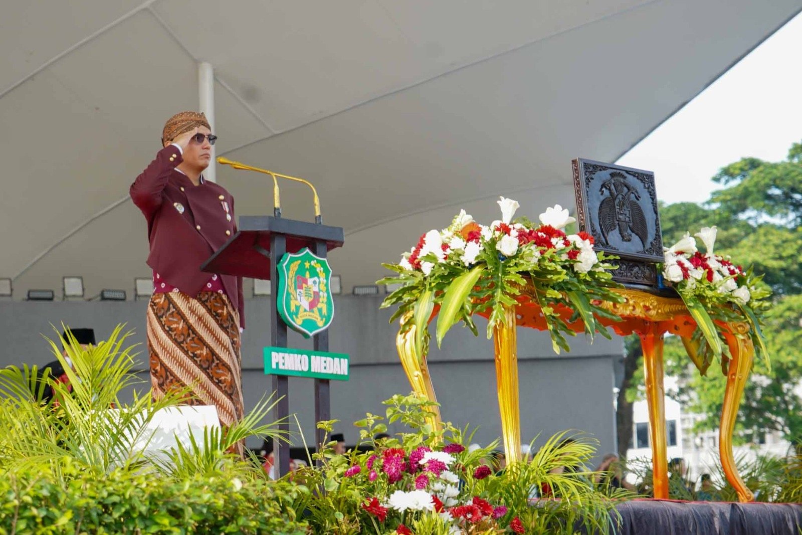 Wali Kota Medan Rico Waas memimpin Upacara HUT ke-81 RI di Lapangan Merdeka Medan, Senin (17/8/2026).