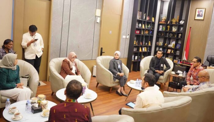 Bukan Sekadar Bagi-Bagi Sembako! Rico Waas Bongkar Cara CSR yang Bikin Medan Berubah