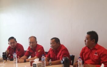 Kantor DPC PDI Perjuangan Samosir bukan sekadar gedung, melainkan rumah perjuangan pusat konsolidasi kader dan pelayanan rakyat. Hasto Kristiyanto serta jajaran DPP hadir peletakan batu pertama, lalu gelar silaturahmi kebangsaan bersama tokoh agama dan masyarakat.