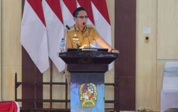Wali Kota Medan Rico Waas memberikan arahan dalam Rapat Paripurna Laporan Pelaksanaan Reses DPRD Medan.