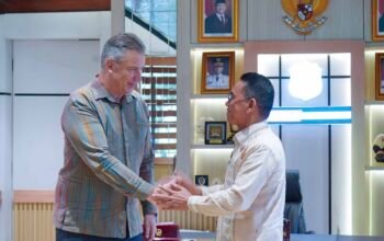 Wakil Wali Kota Medan H. Zakiyuddin Harahap menerima audiensi IOM Indonesia di Balai Kota Medan, memperkuat kerja sama kesiapsiagaan bencana menghadapi musim hujan, Jumat 28 Agustus 2026.
